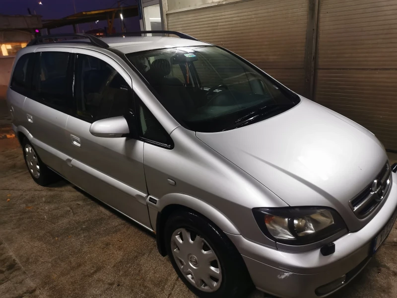 Opel Zafira, снимка 3 - Автомобили и джипове - 48038421