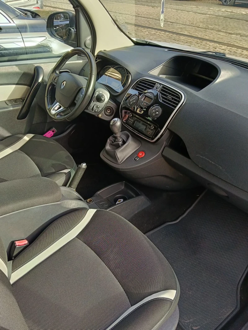 Renault Kangoo 1, 5 Energy dci110hp 2016 6 скорости, снимка 9 - Автомобили и джипове - 52685797