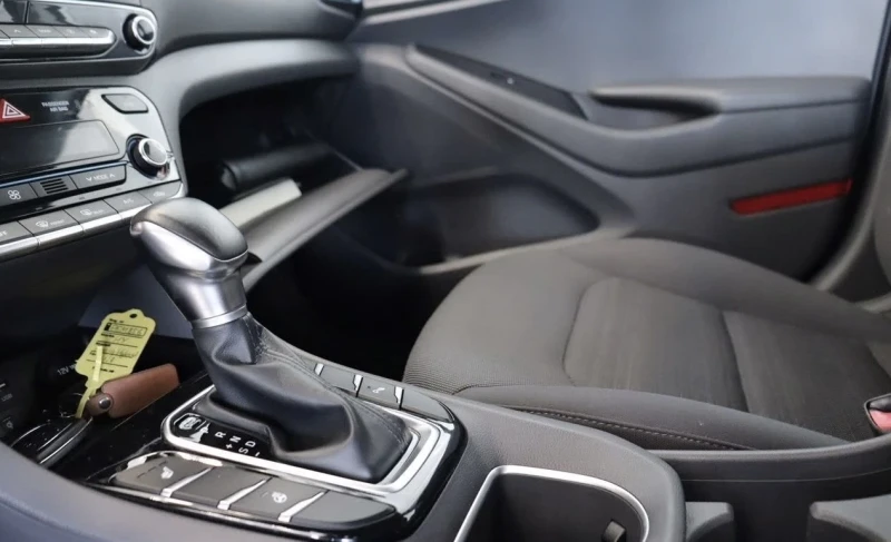 Hyundai Ioniq Hybrid 1.6 DCT Premium Plus Eco, снимка 12 - Автомобили и джипове - 52857924