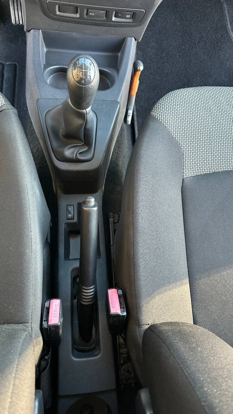 Dacia Dokker 1.5 д. 128000 Реални км. Нов внос, снимка 14 - Автомобили и джипове - 53175057