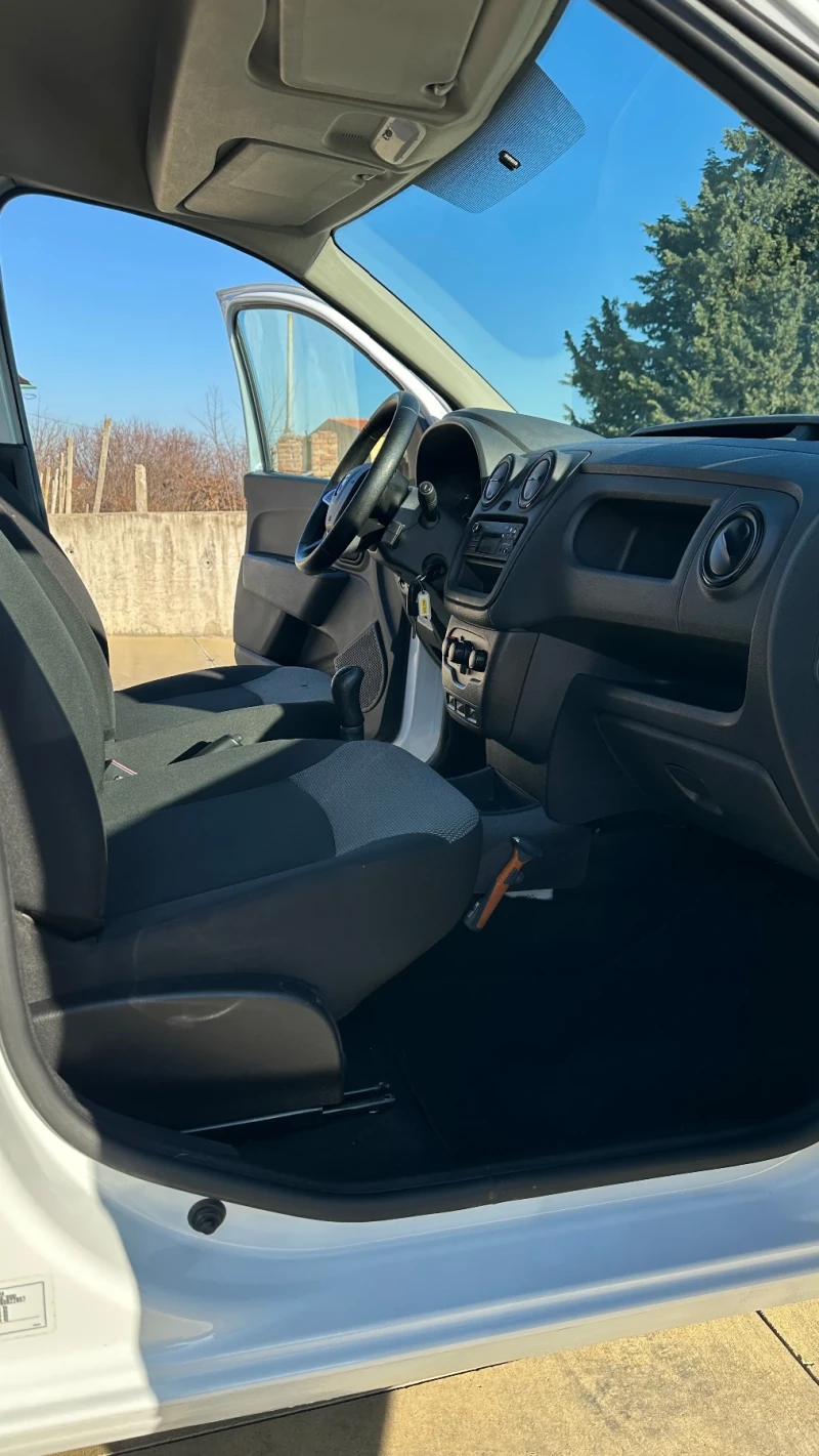 Dacia Dokker 1.5 д. 128000 Реални км. Нов внос, снимка 13 - Автомобили и джипове - 53175057