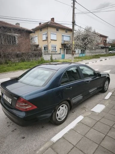 Mercedes-Benz C 220, снимка 2 - Автомобили и джипове - 54166700