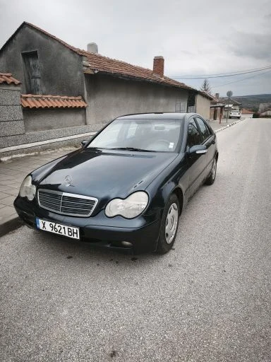 Mercedes-Benz C 220, снимка 3 - Автомобили и джипове - 54166700