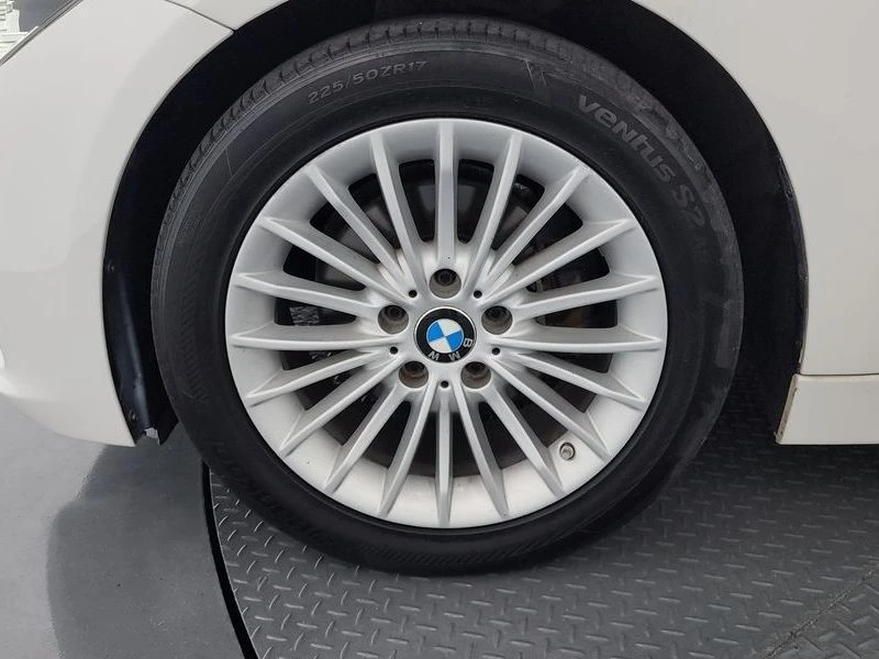 BMW 320 320i Luxury| 180к.с.| ВКЛ.ТЕХНОТЕСТ, снимка 5 - Автомобили и джипове - 55217462