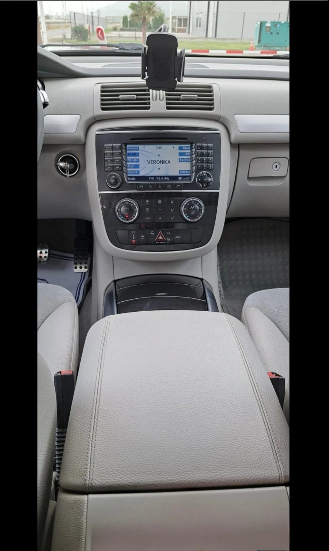 Mercedes-Benz R 320  - изображение 6