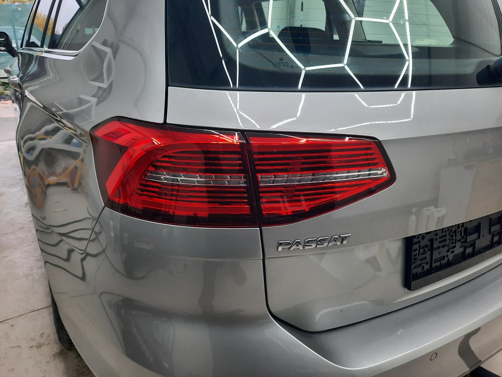 VW Passat 2016та 120hp КАТО НОВ - изображение 8