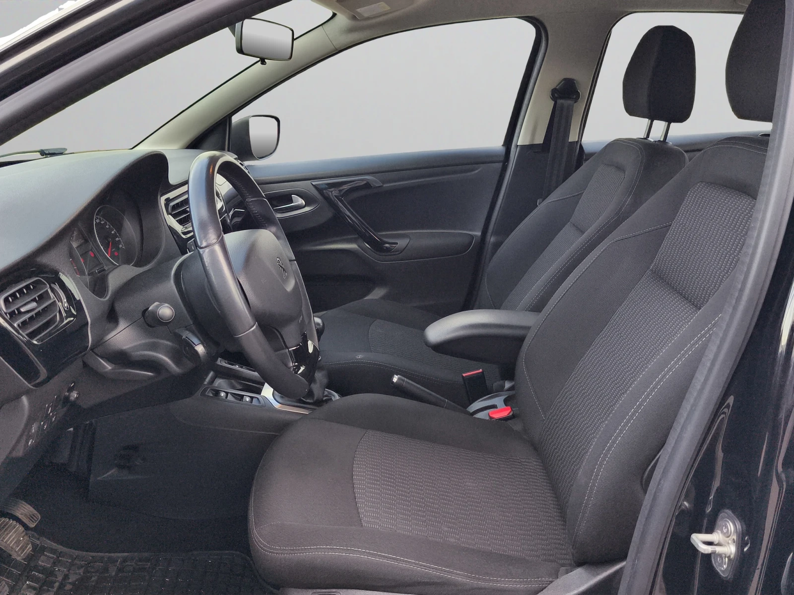 Peugeot 301 NEW ALLURE 1, 5 e-HDi 102 BVM6 EURO 6.2 // 1809104 - изображение 9