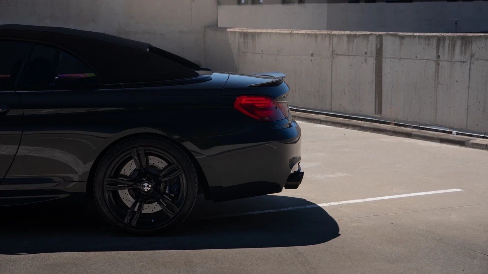 BMW M6 AKRAPOVIC, снимка 9 - Автомобили и джипове - 54159231