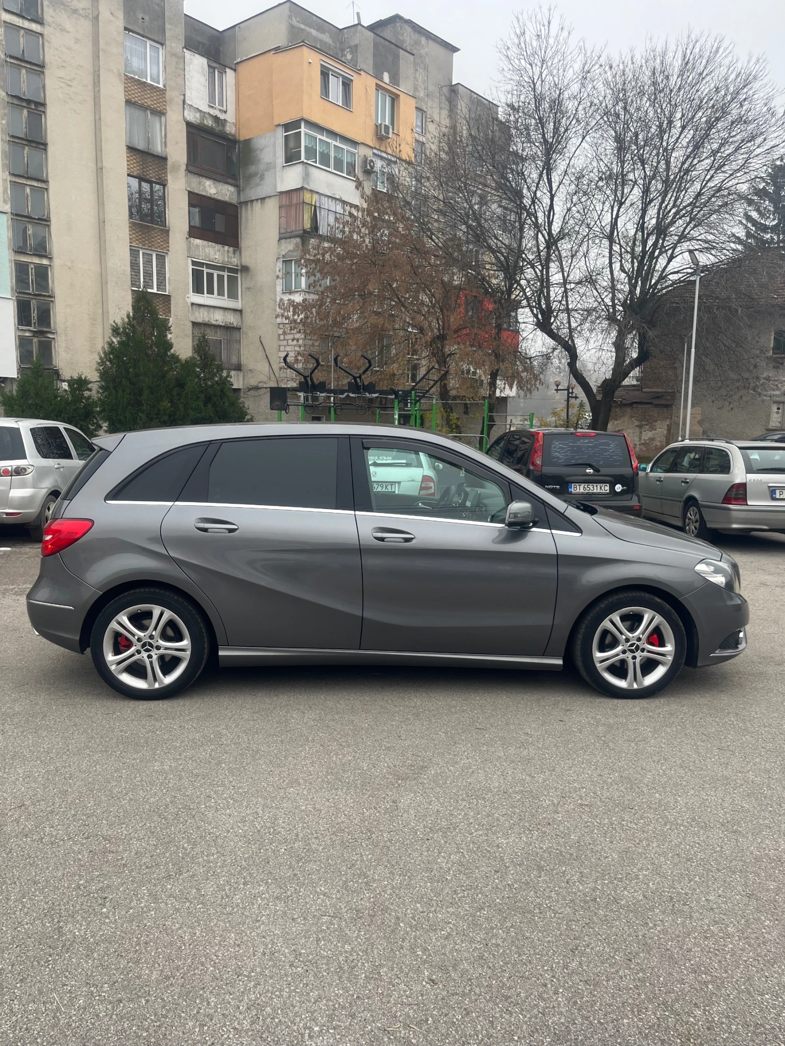 Mercedes-Benz B 180 Регистриран , снимка 5 - Автомобили и джипове - 53845096