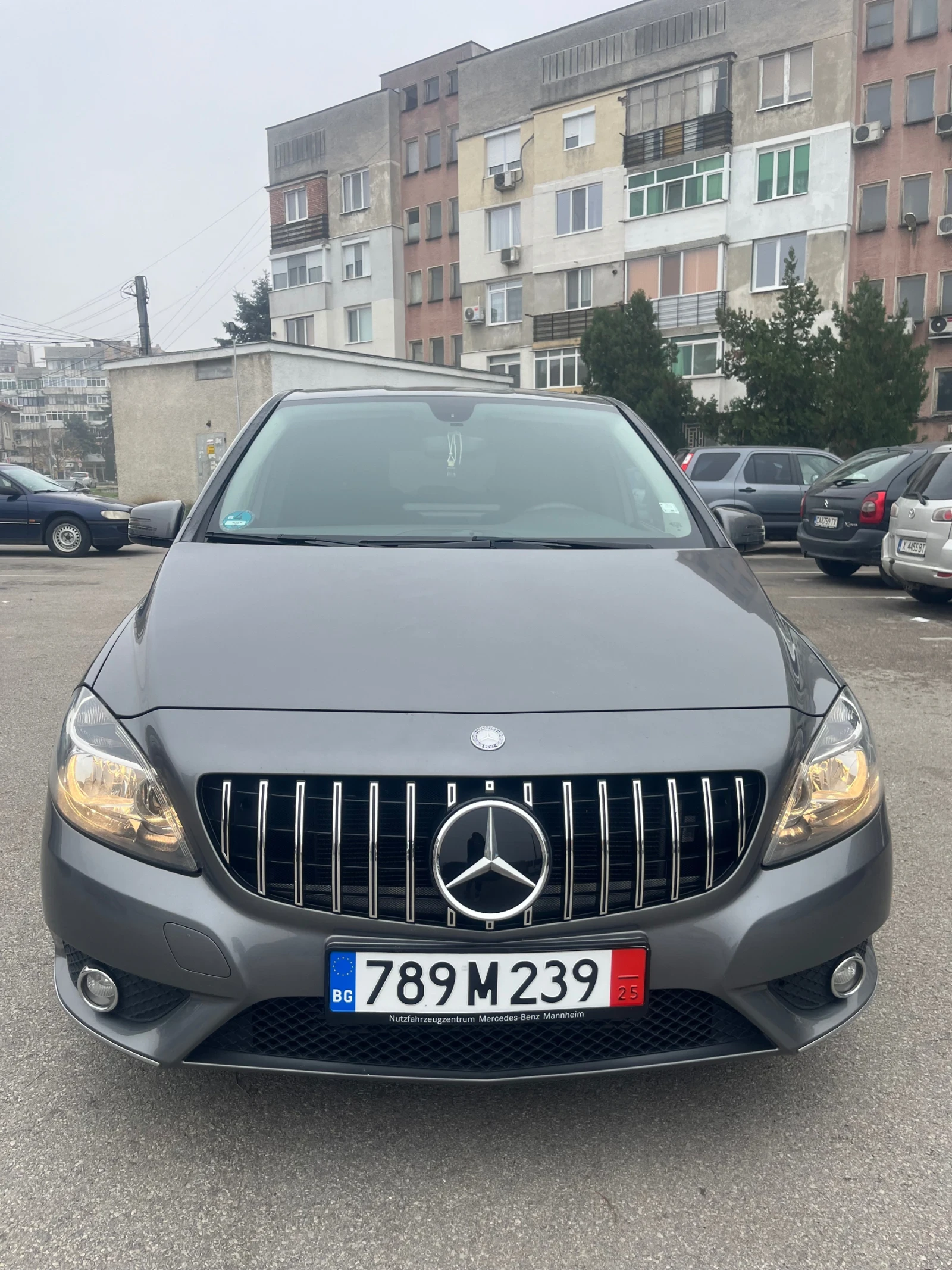 Mercedes-Benz B 180 Регистриран , снимка 9 - Автомобили и джипове - 53845096