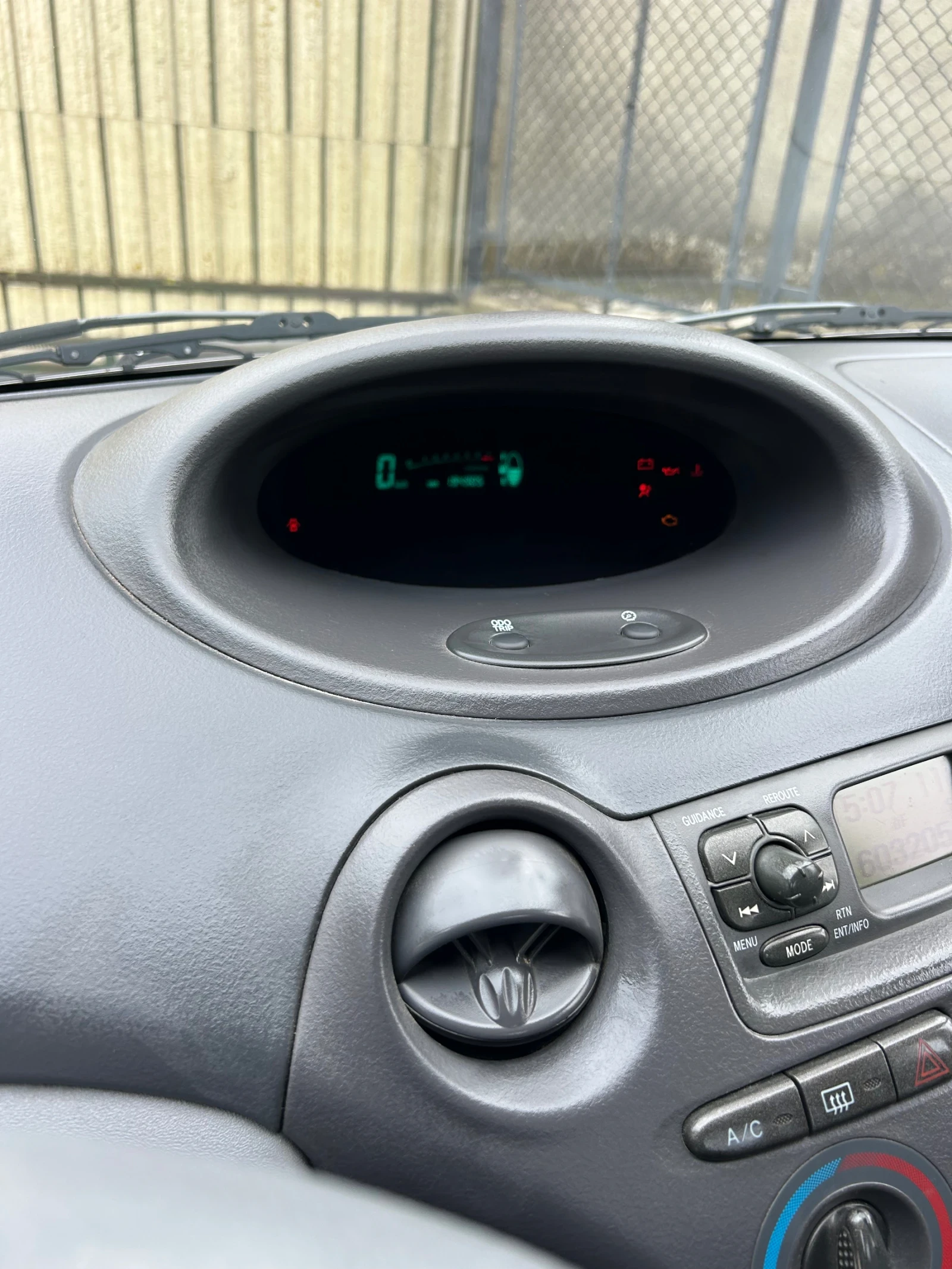 Toyota Yaris, снимка 6 - Автомобили и джипове - 54057847