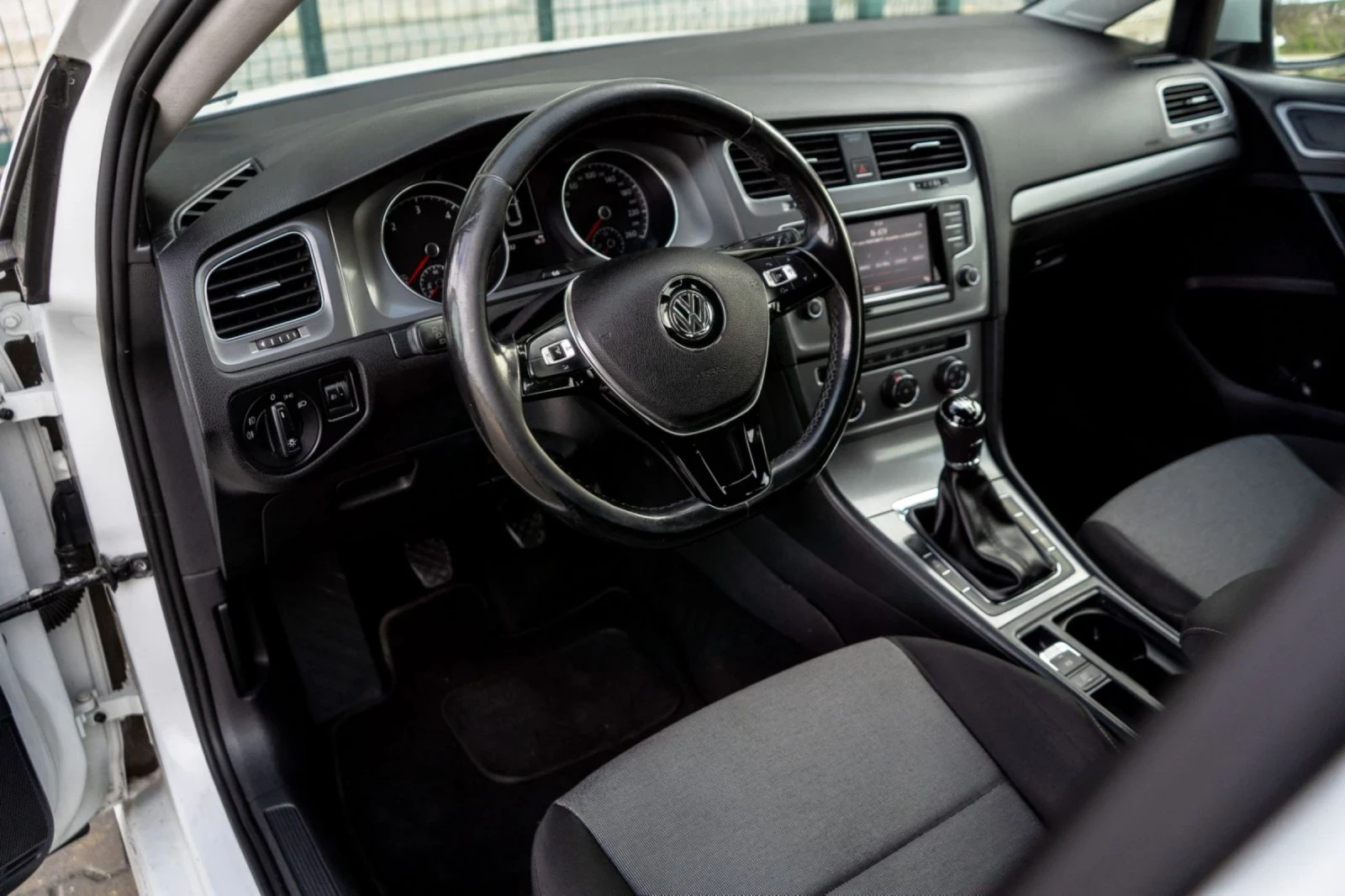 VW Golf Обслужен!! Личен!!, снимка 13 - Автомобили и джипове - 54214034