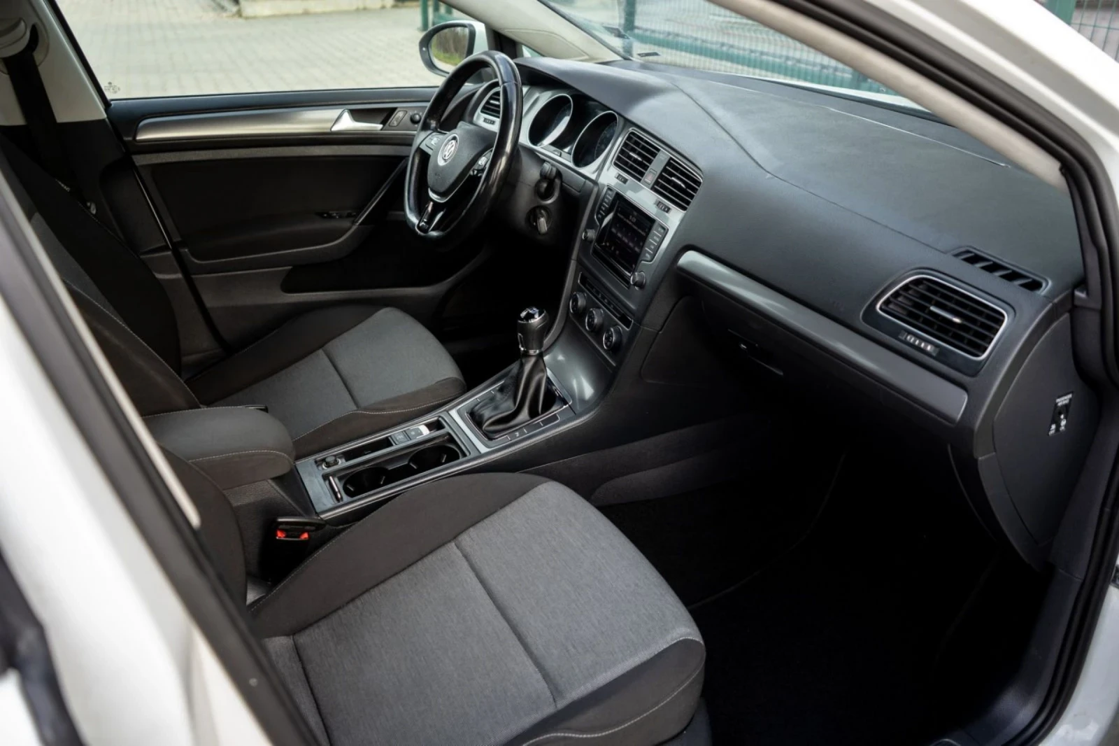 VW Golf Обслужен!! Личен!!, снимка 12 - Автомобили и джипове - 54214034