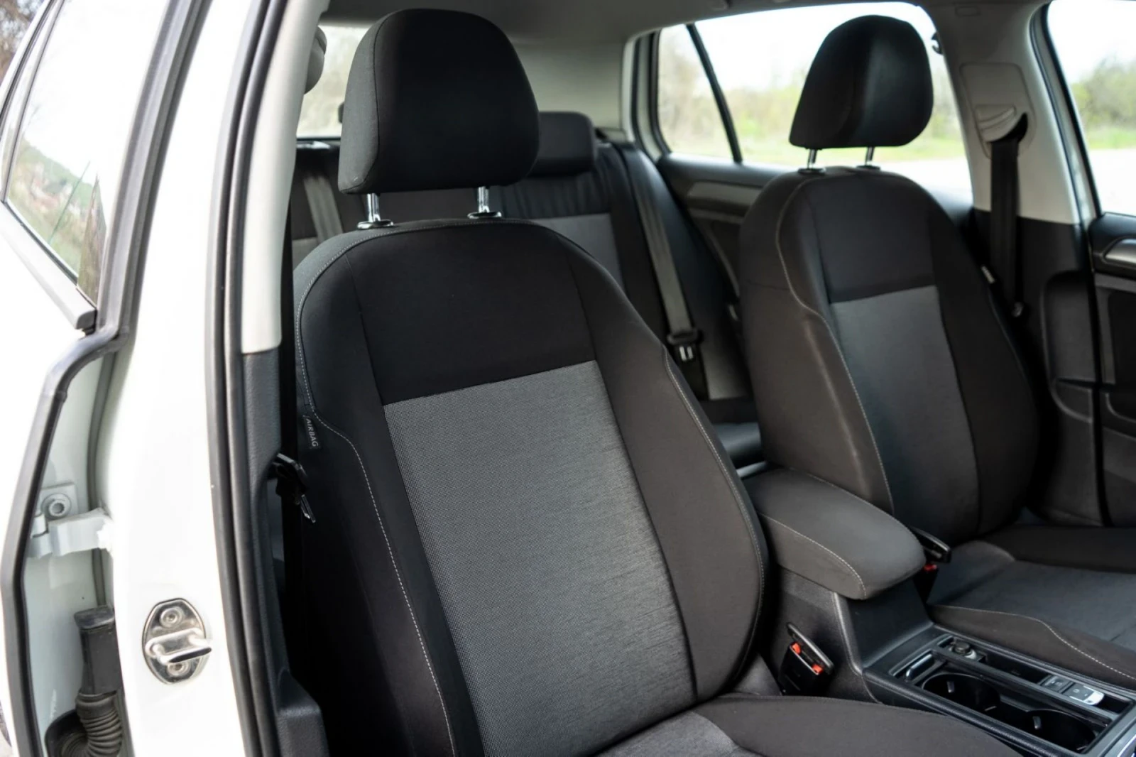 VW Golf Обслужен!! Личен!!, снимка 9 - Автомобили и джипове - 54214034