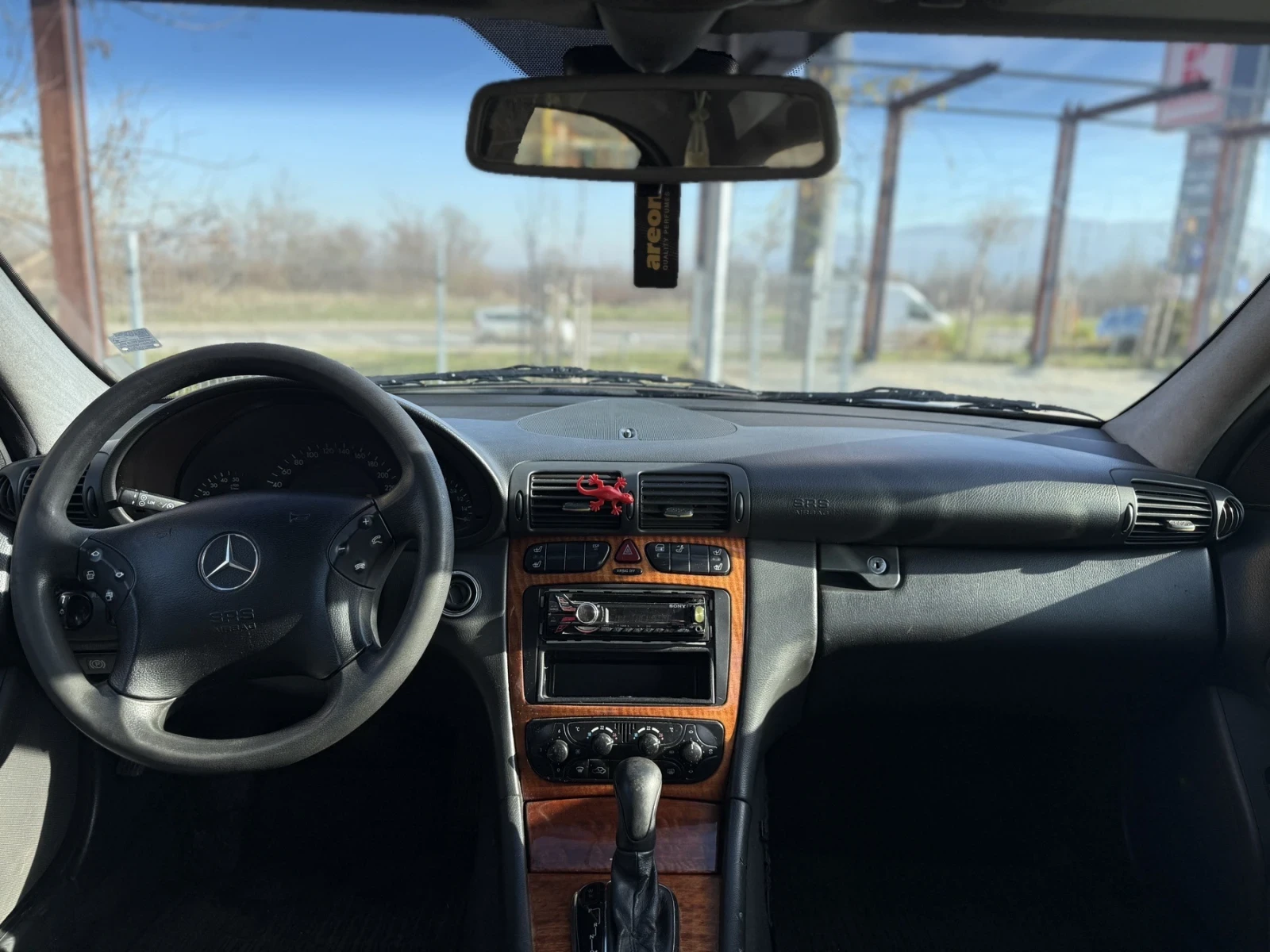 Mercedes-Benz C 200, снимка 3 - Автомобили и джипове - 54518198