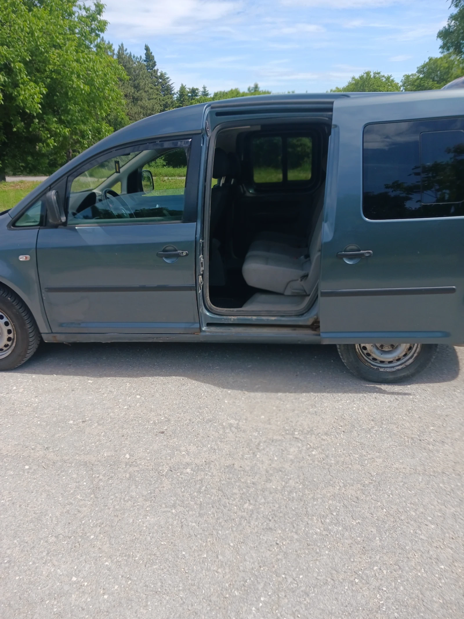 VW Caddy, снимка 4 - Автомобили и джипове - 54746411