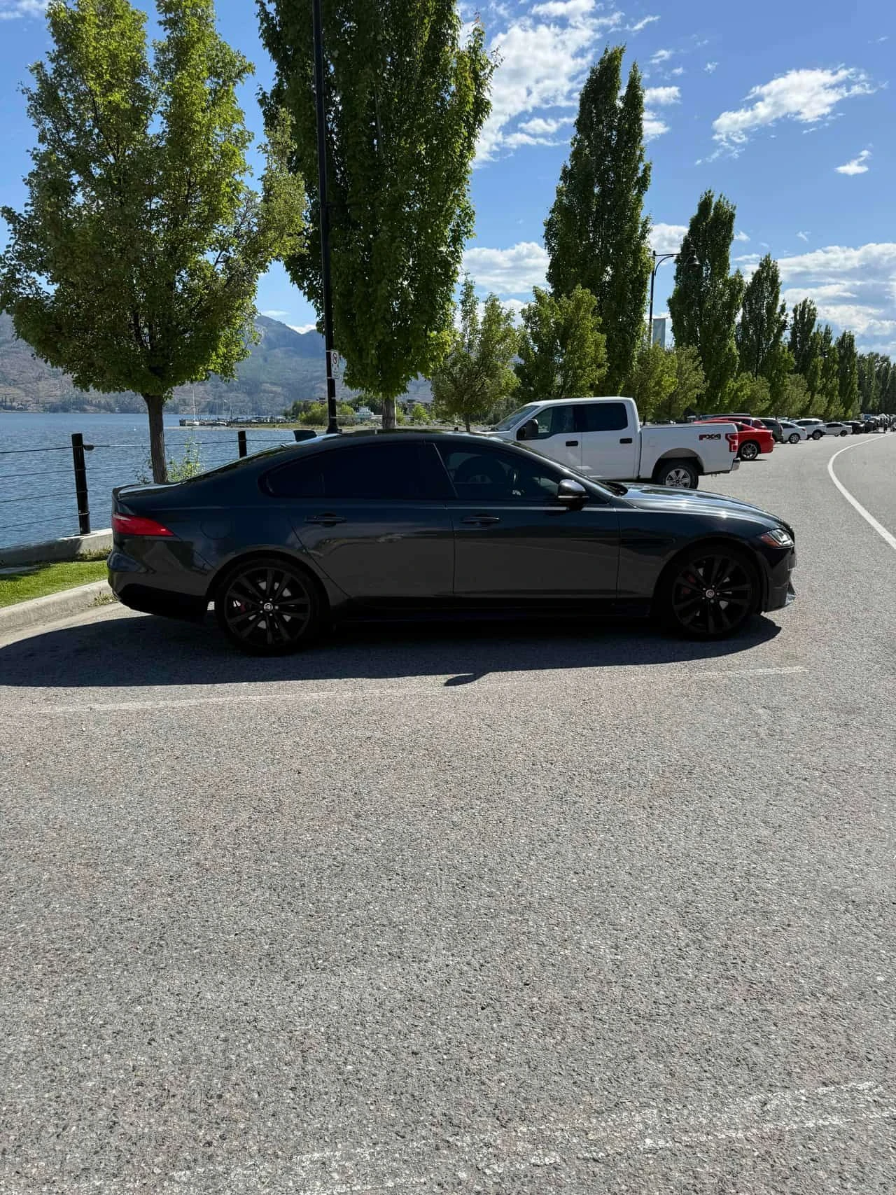Jaguar Xf 4dr Sdn S/CARFAX/ФИНАНСИРАНЕ, снимка 3 - Автомобили и джипове - 54769879