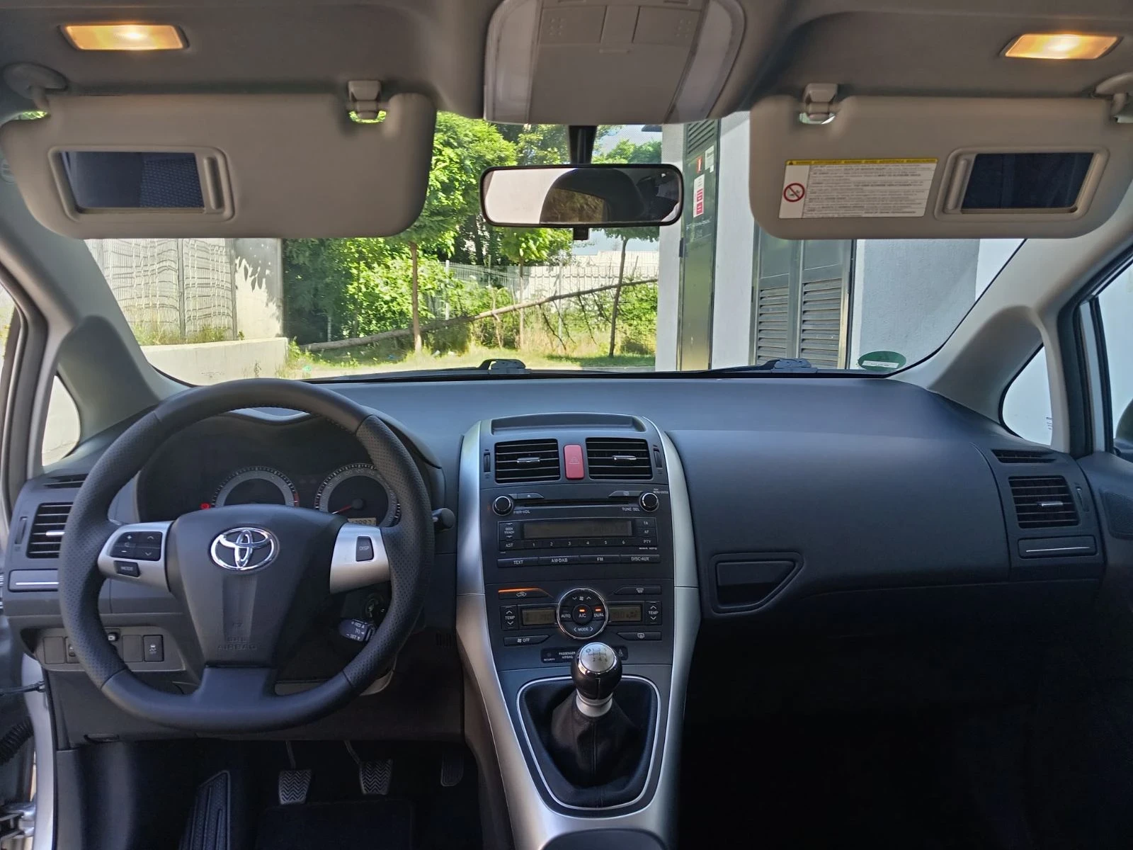 Toyota Auris !!!1.6i !!! 132hp!!!, снимка 9 - Автомобили и джипове - 55046077