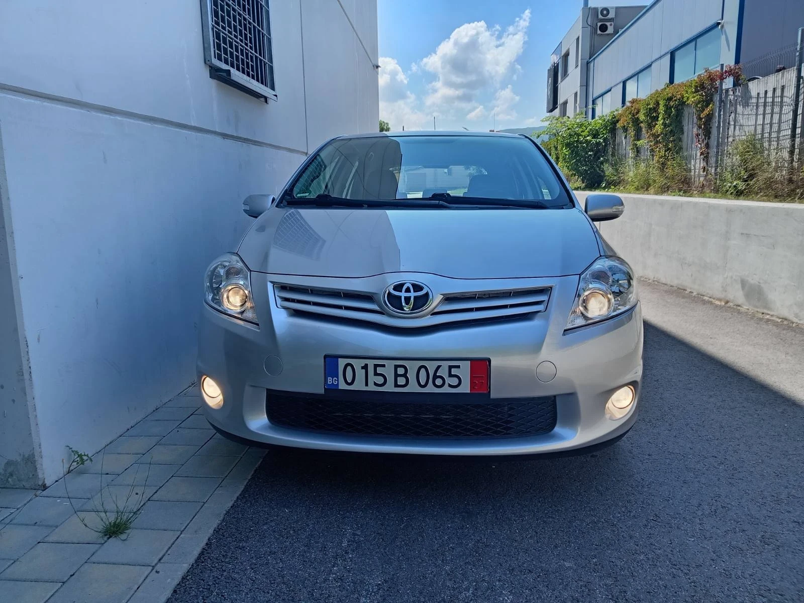Toyota Auris !!!1.6i !!! 132hp!!!, снимка 2 - Автомобили и джипове - 55046077