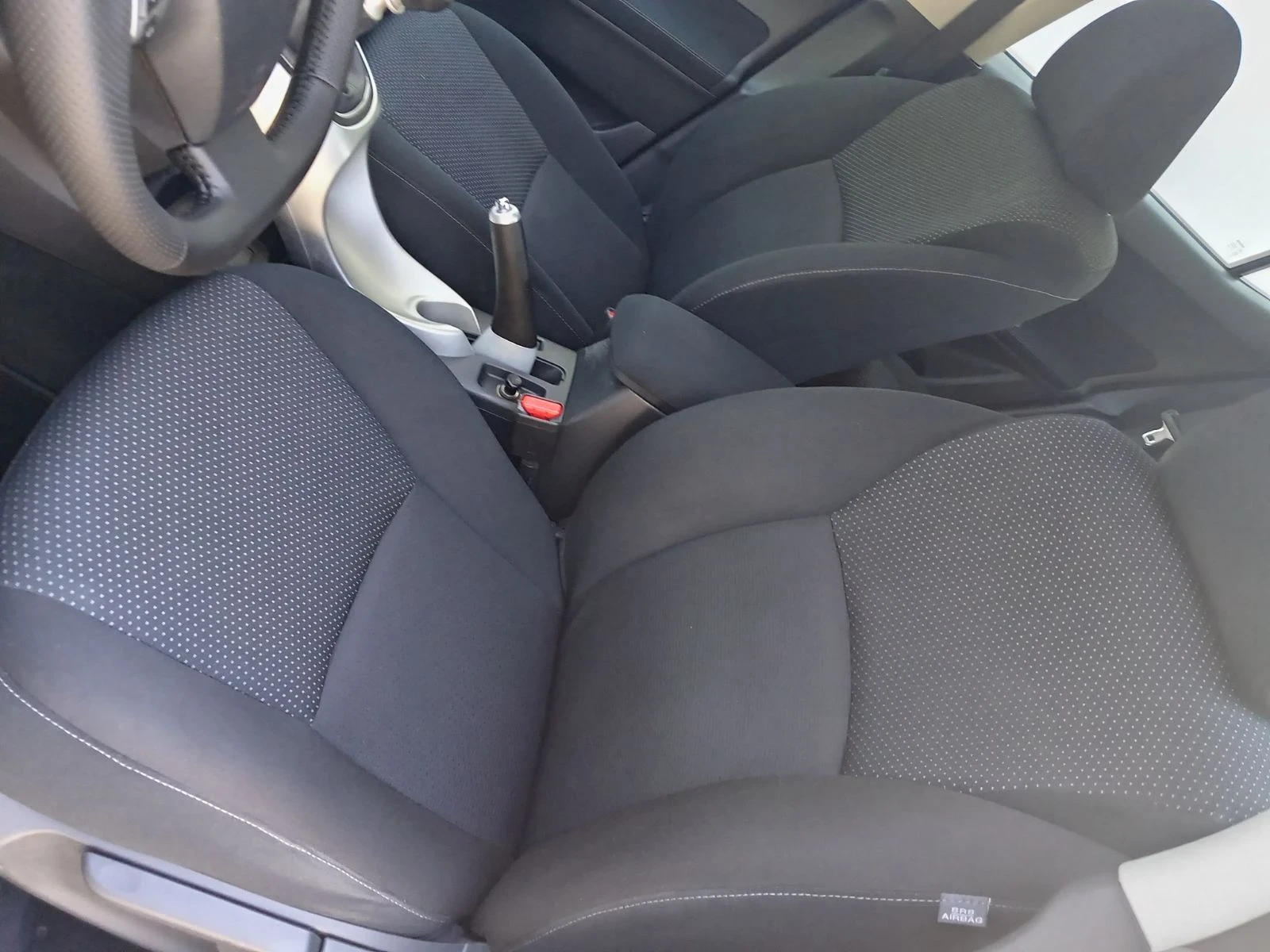 Toyota Auris !!!1.6i !!! 132hp!!!, снимка 10 - Автомобили и джипове - 55046077