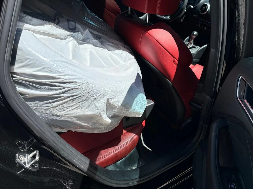 Audi S3 2.0 TFSI * Progressiv * АвтоКредит * (ЦЕНА ДО БГ), снимка 16 - Автомобили и джипове - 55617281