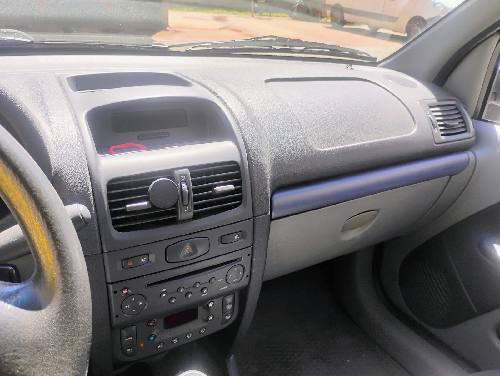 Renault Symbol, снимка 13 - Автомобили и джипове - 55827321