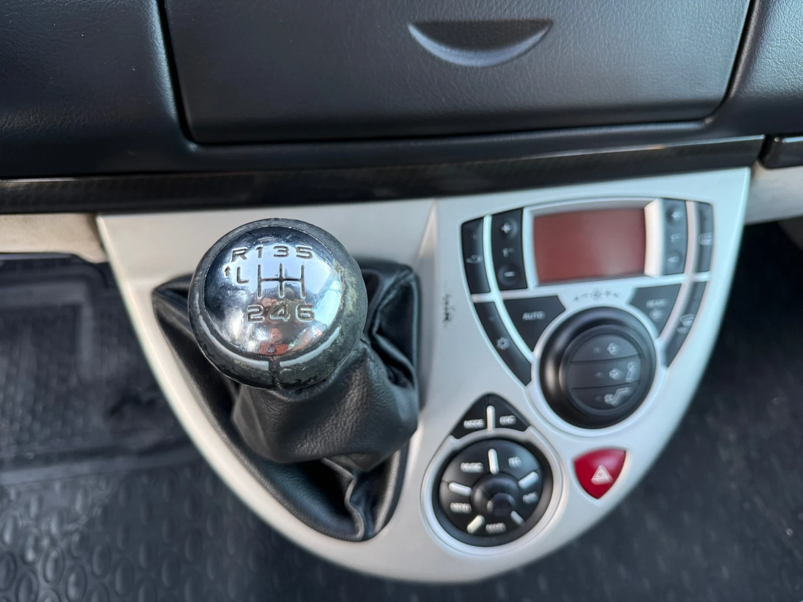 Peugeot 807 Ван, снимка 13 - Автомобили и джипове - 55993513