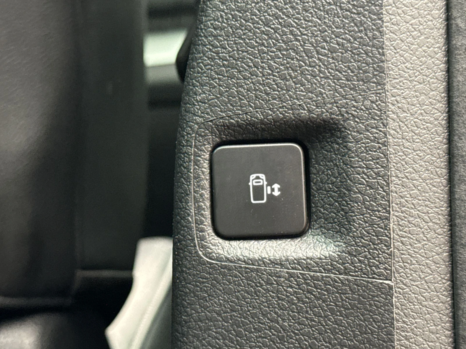 Peugeot Traveler 2.0 HDI Allure Pano Navi Xenon Leather, снимка 17 - Автомобили и джипове - 56197222