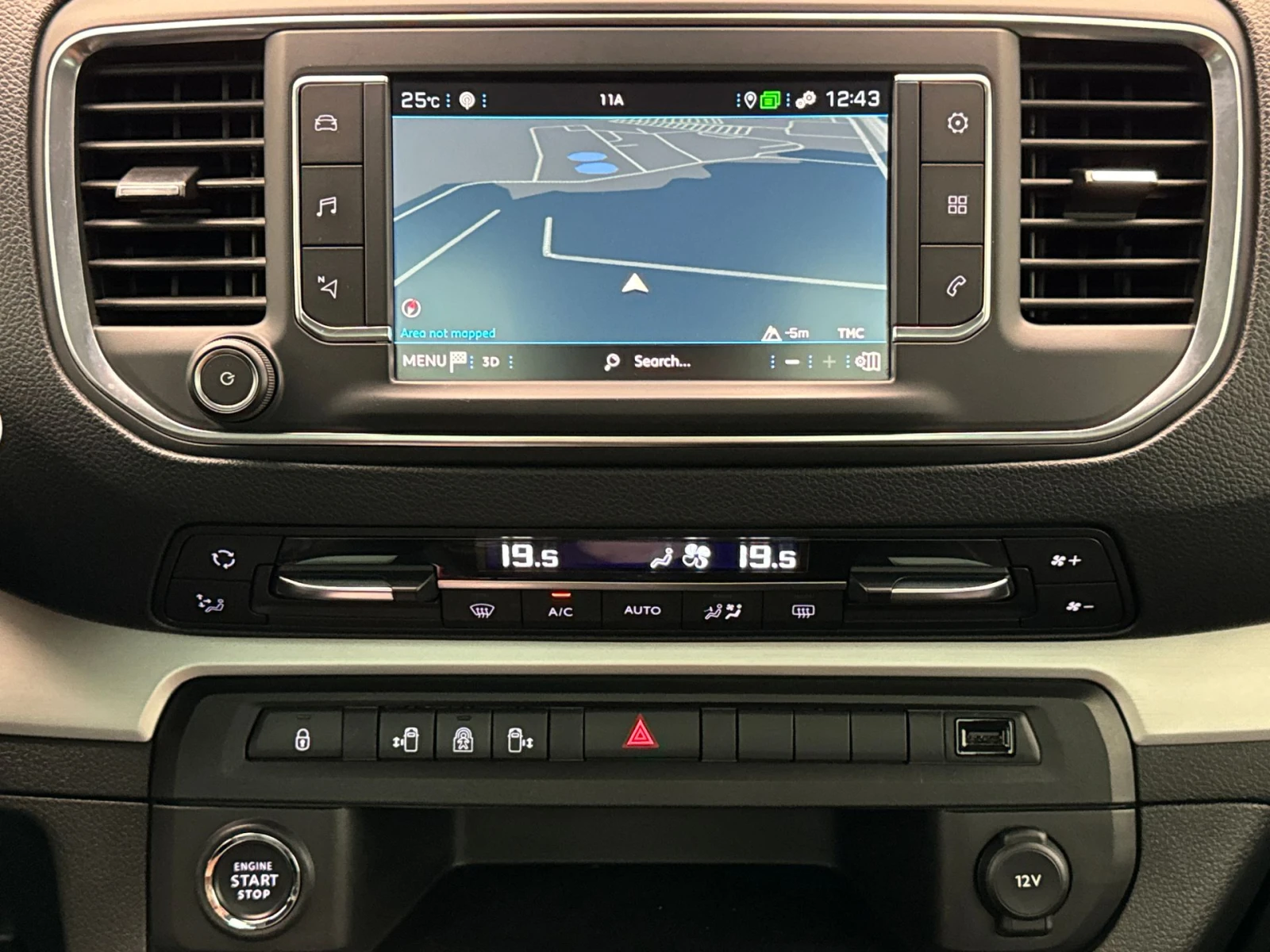 Peugeot Traveler 2.0 HDI Allure Pano Navi Xenon Leather, снимка 15 - Автомобили и джипове - 56197222