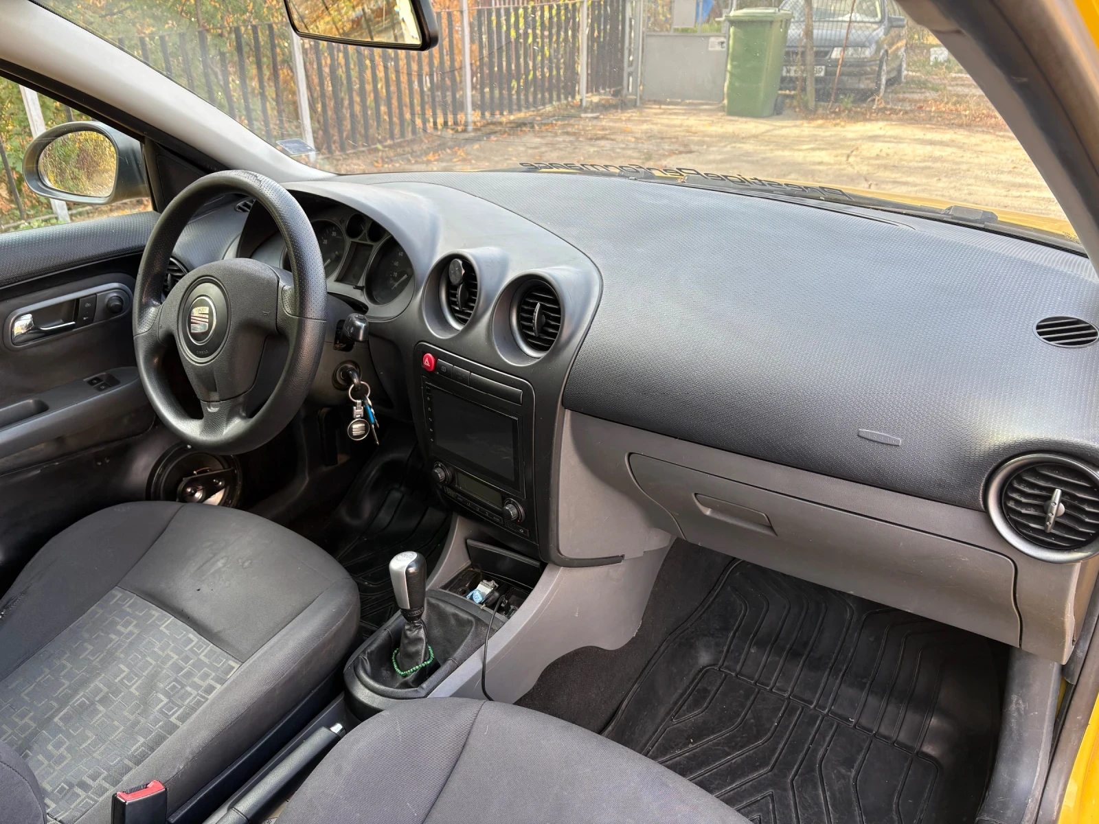 Seat Ibiza 1.4, снимка 5 - Автомобили и джипове - 56464224