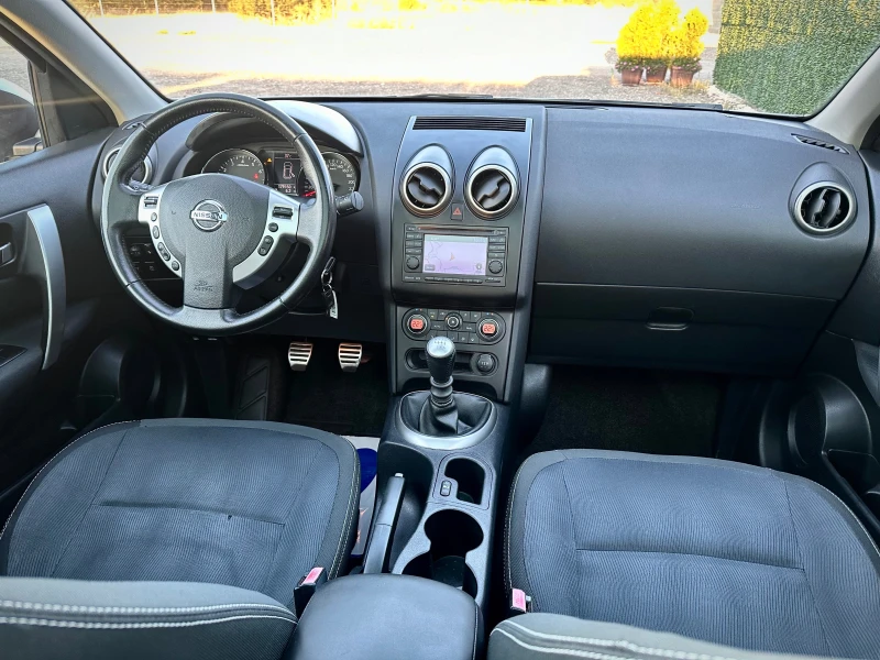 Nissan Qashqai 2.0 Facelift, снимка 9 - Автомобили и джипове - 46895315