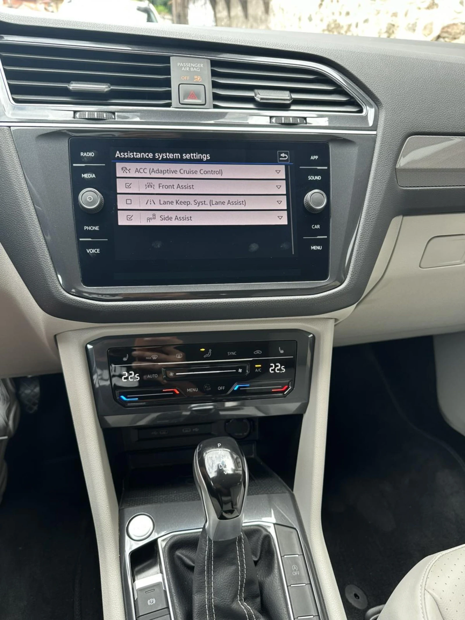 VW Tiguan II Restyling Allspace 2022г 2.0t - изображение 8