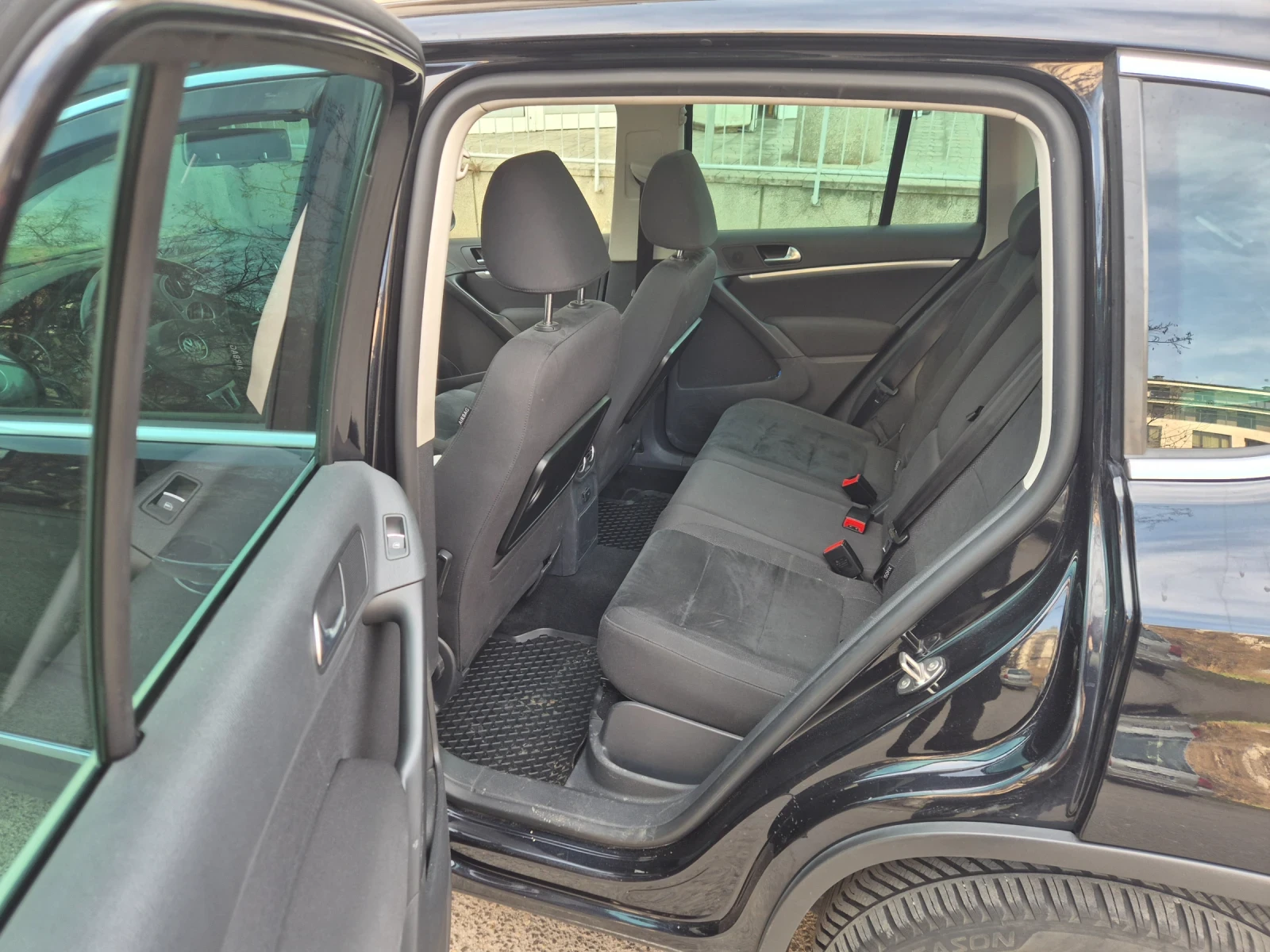 VW Tiguan, снимка 8 - Автомобили и джипове - 53725046