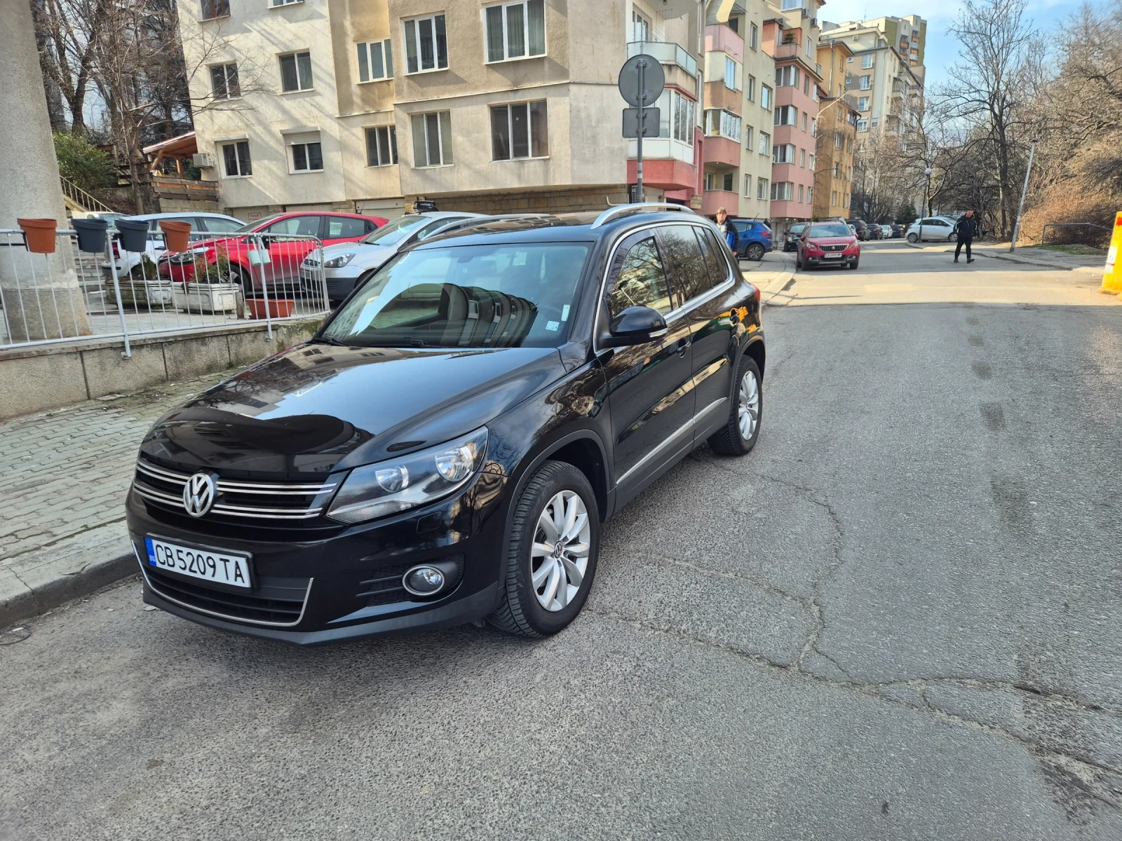 VW Tiguan, снимка 2 - Автомобили и джипове - 53725046