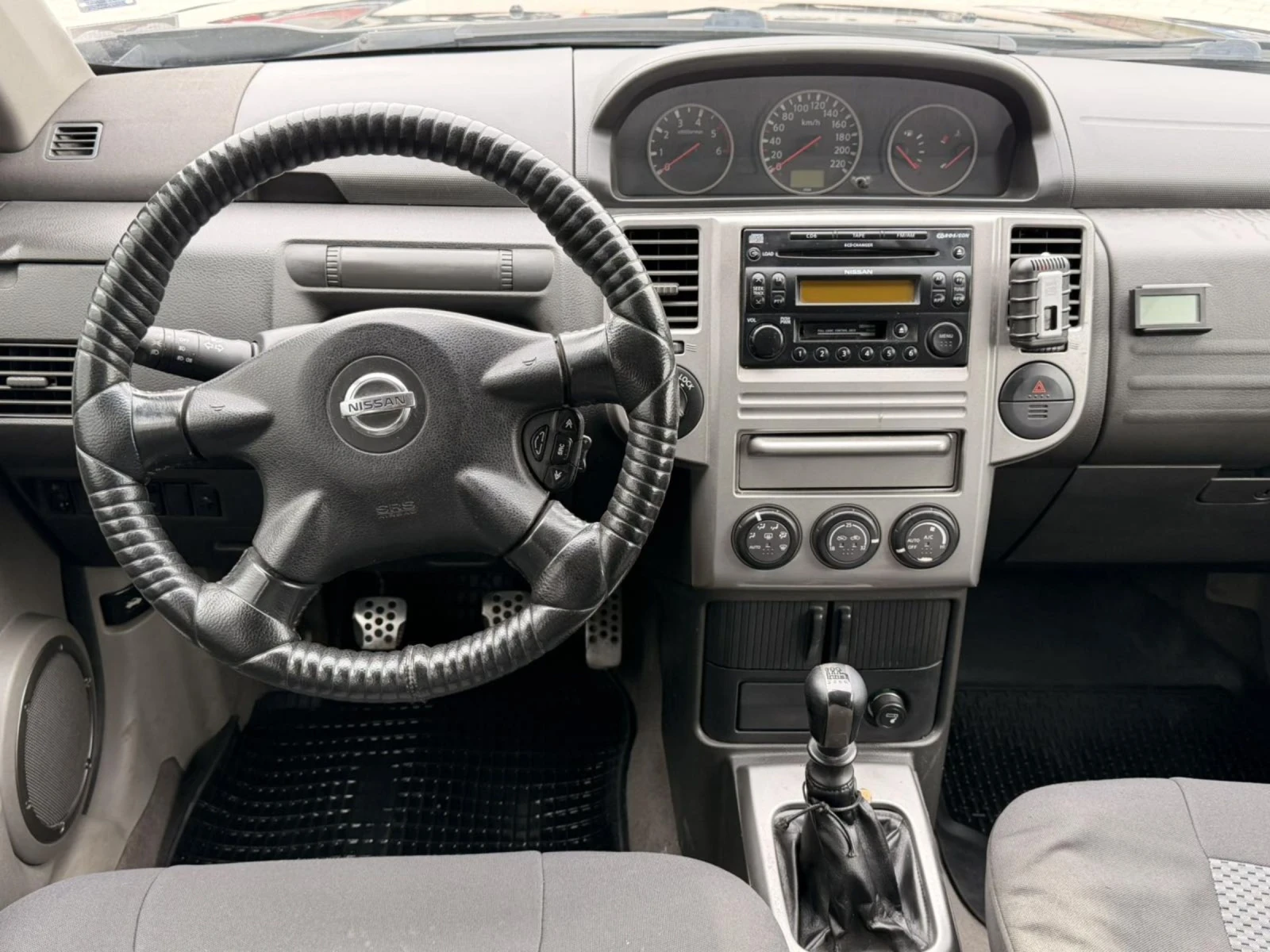 Nissan X-trail 2.5, снимка 9 - Автомобили и джипове - 54261185