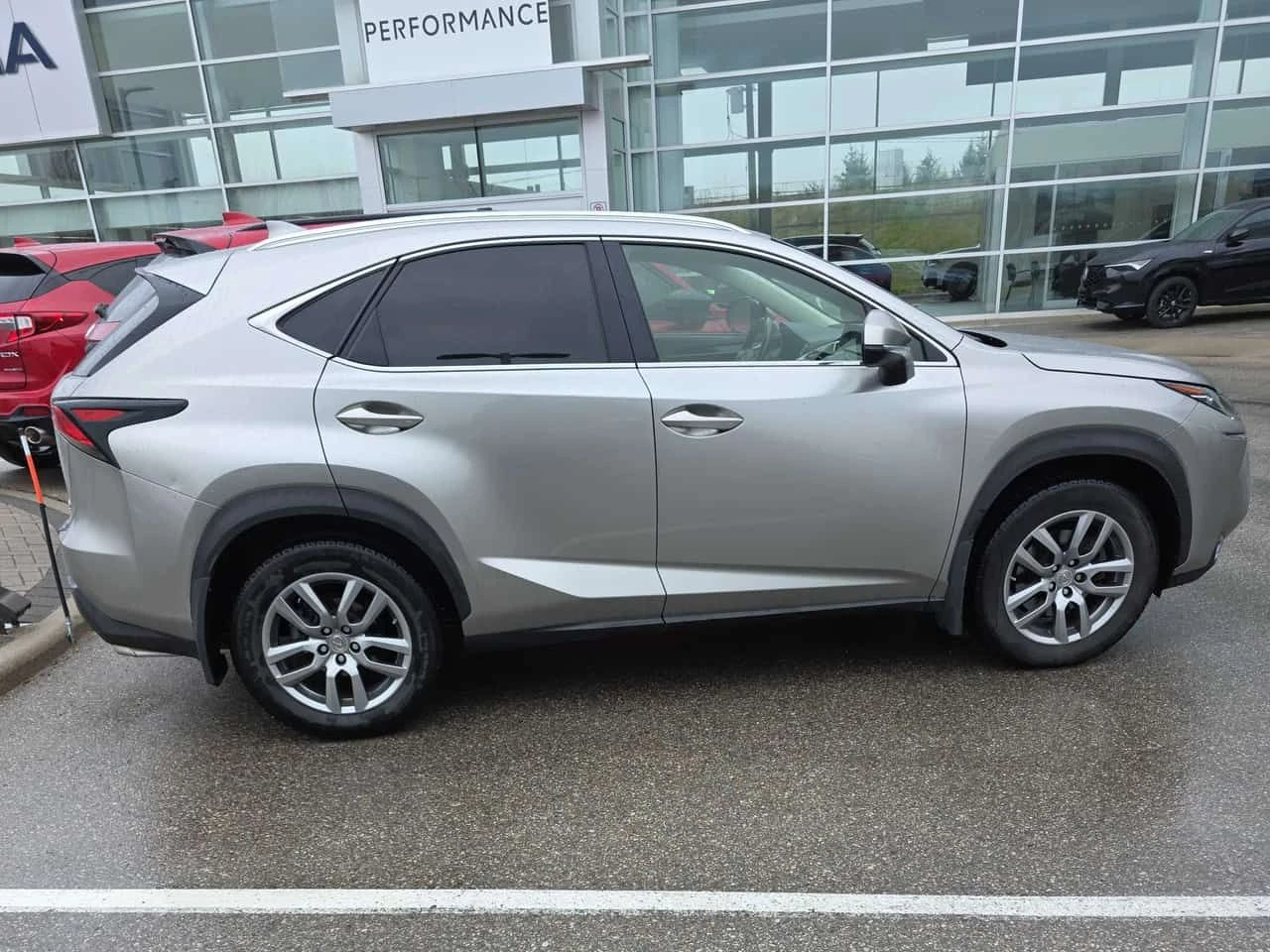 Lexus NX 200t * AWD 4dr * АВТОКРЕДИТ БЕЗ ПЪРВОНАЧАЛНА ВНОСКА* , снимка 3 - Автомобили и джипове - 54661308