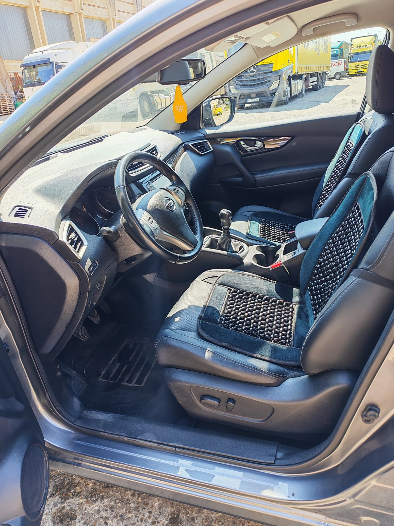 Nissan Qashqai, снимка 12 - Автомобили и джипове - 55940279