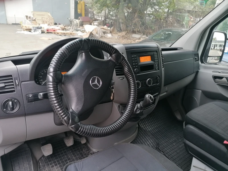 Mercedes-Benz Sprinter 319 319 фургон с падащ борд и странична врата, снимка 4 - Бусове и автобуси - 53225960