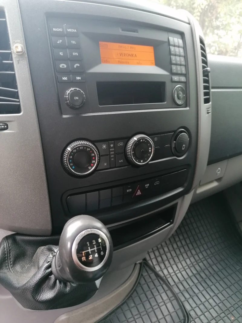 Mercedes-Benz Sprinter 319 319 фургон с падащ борд и странична врата, снимка 10 - Бусове и автобуси - 53225960