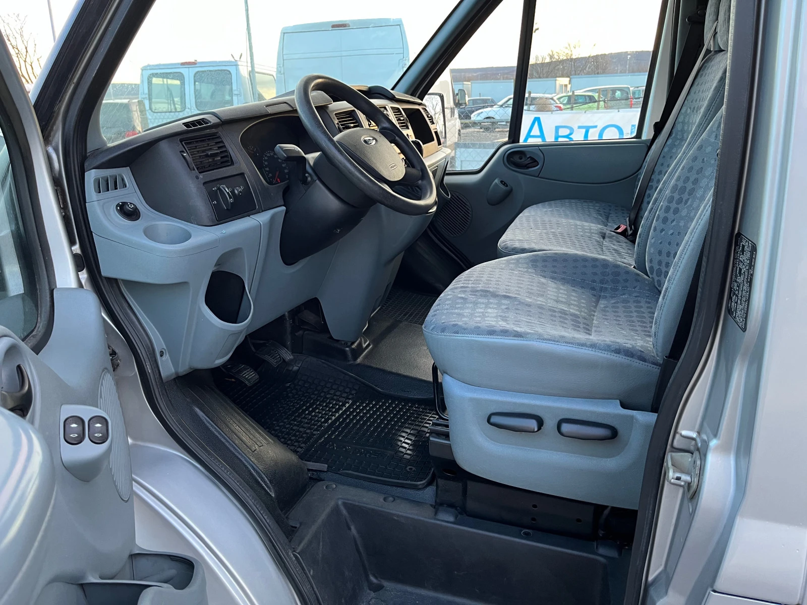 Ford Transit 2.2TDCI Климатик 9места - изображение 9