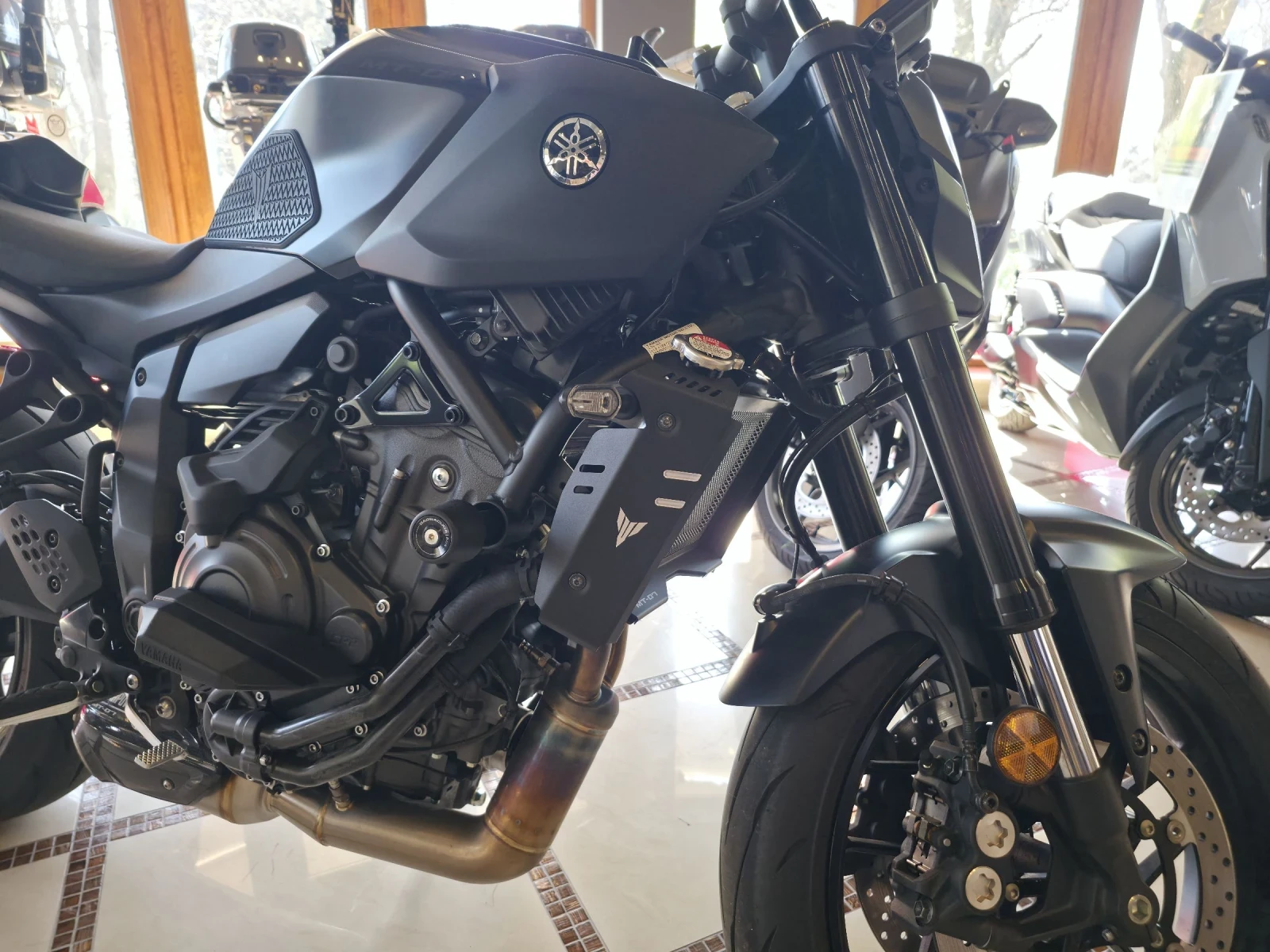 Yamaha Mt-07 Y-AMT/AKRAPOVIC/RIZOMA, снимка 5 - Мотоциклети и мототехника - 53103269