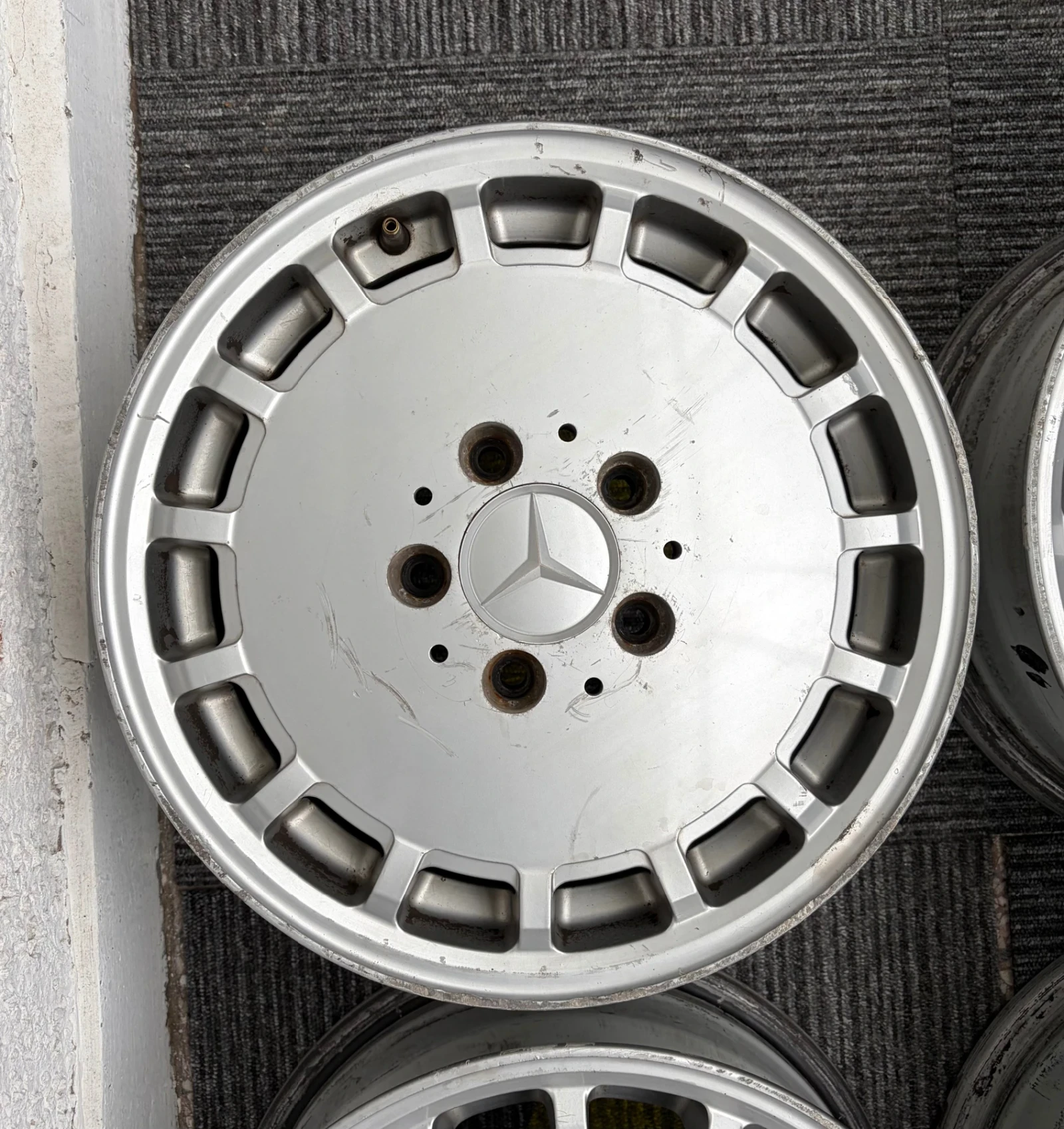 Джанти за Mercedes-Benz 124, снимка 3 - Гуми и джанти - 54192045