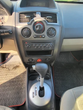 Renault Megane 1.6 Бензин/Automatic/Напълно обслужен, снимка 10