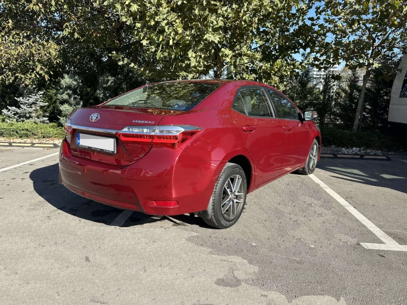 Toyota Corolla 1.6, снимка 4 - Автомобили и джипове - 47807697