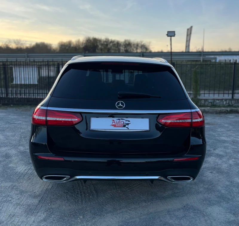 Mercedes-Benz E 220 FULL AMG* FACELIFT* 360* 9G-TRONIC* DIGITAL, снимка 5 - Автомобили и джипове - 47868380