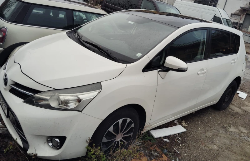 Toyota Verso, снимка 1 - Автомобили и джипове - 48318912