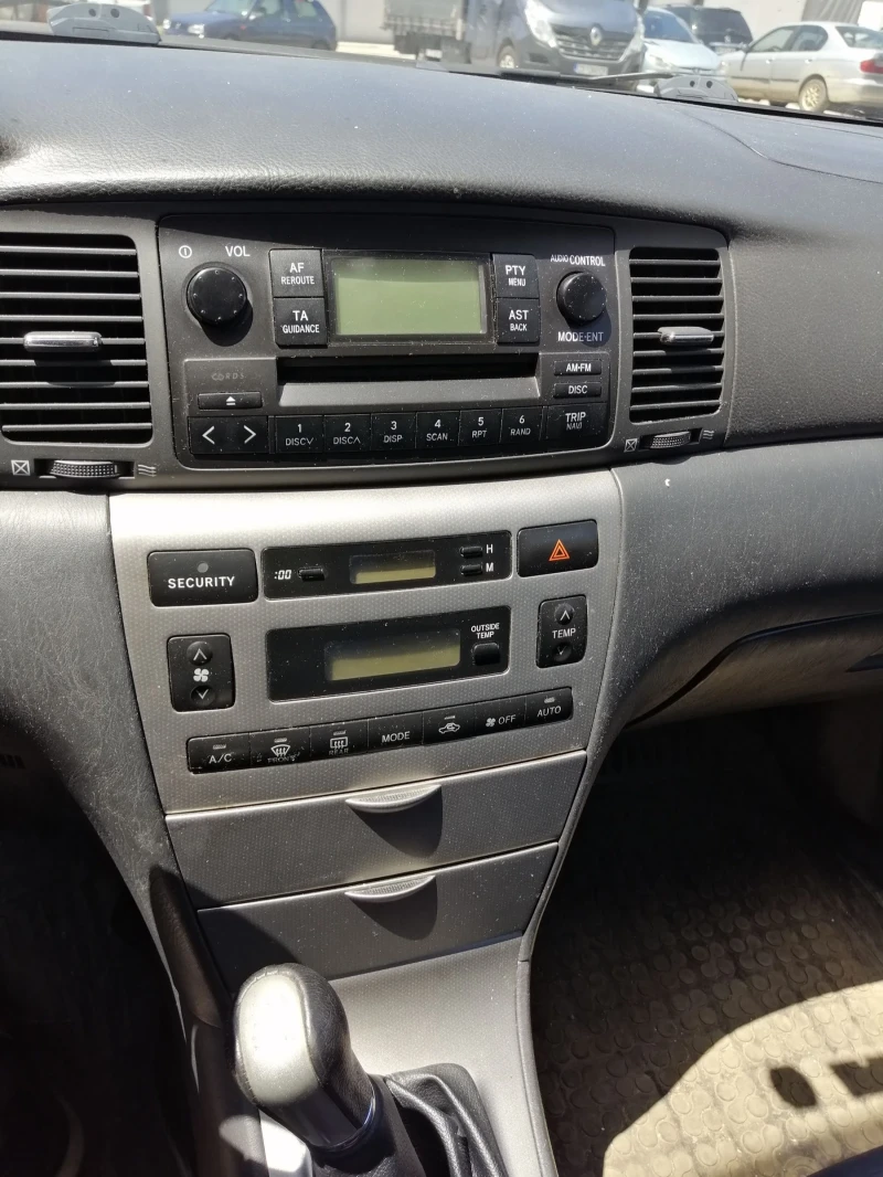 Toyota Corolla 2.0 cdi, снимка 8 - Автомобили и джипове - 48729044