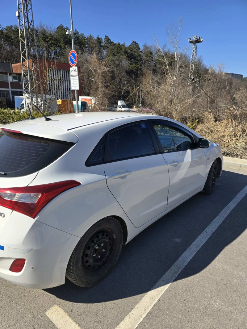 Hyundai I30 1.6 automatic / газ, снимка 5 - Автомобили и джипове - 49403947