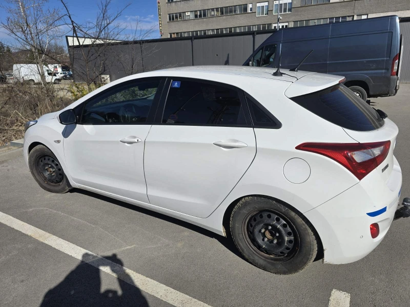 Hyundai I30 1.6 automatic / газ, снимка 3 - Автомобили и джипове - 49403947