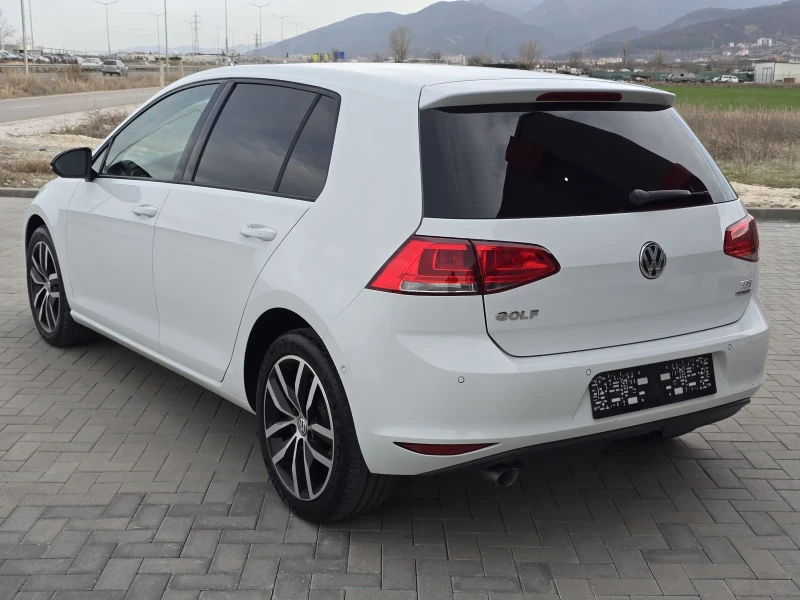 VW Golf 1.6TDi/DISTRONIK/TEMPOMAT/FULL, снимка 7 - Автомобили и джипове - 49498353